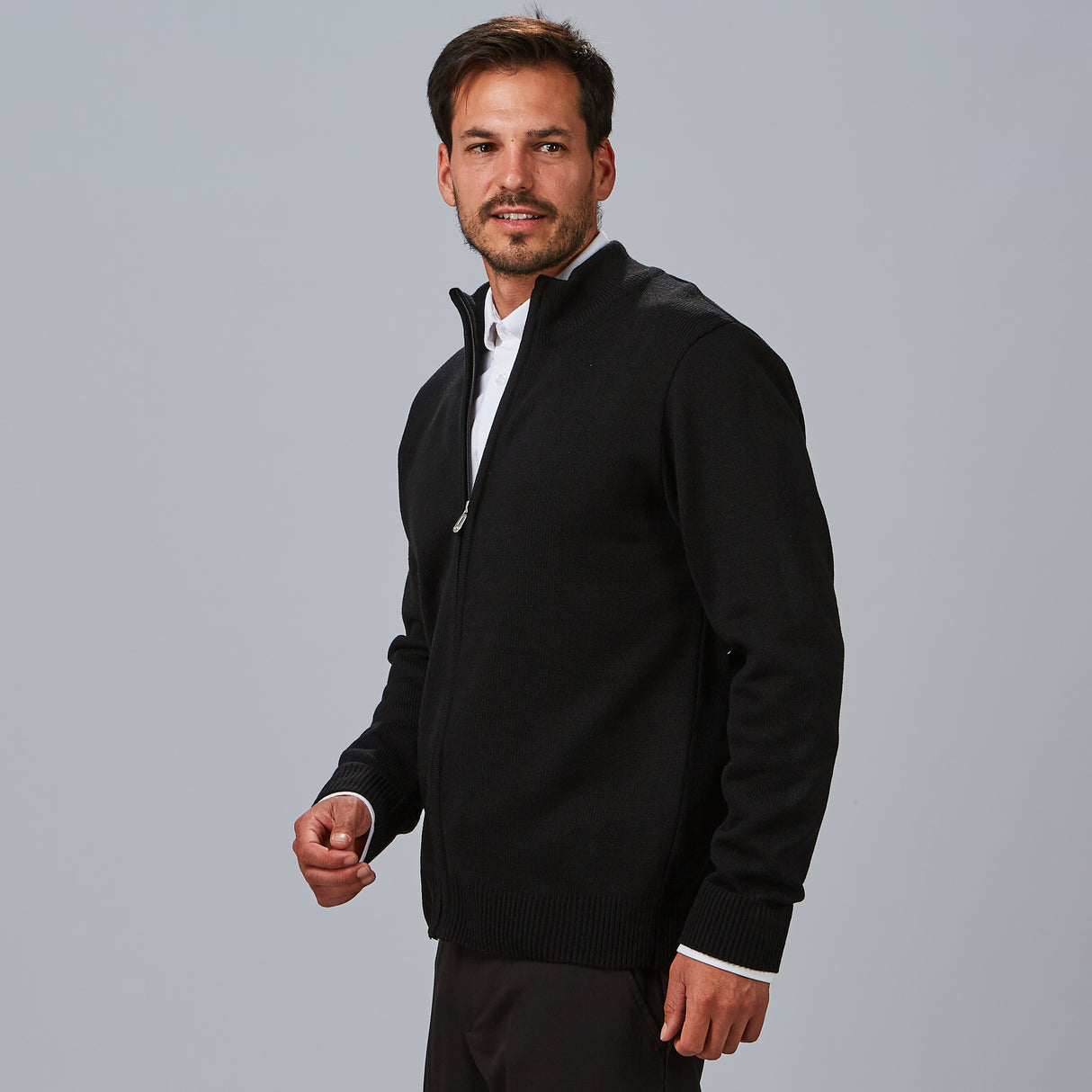 (102800-001-S-2.jpg)