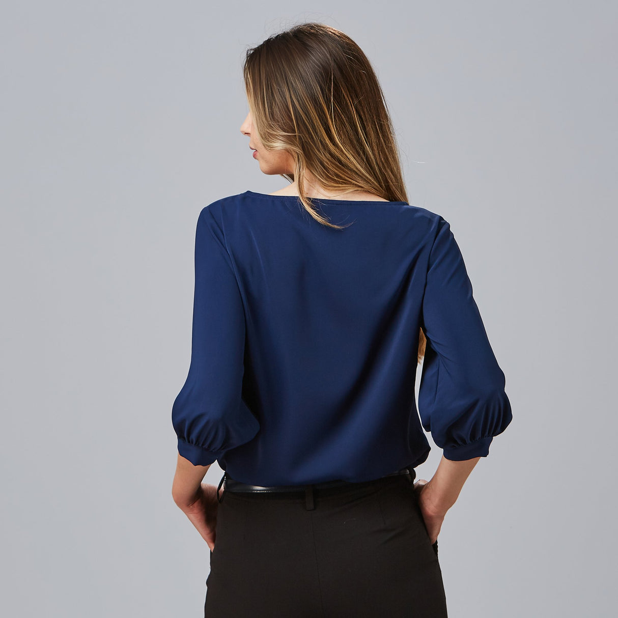 (240006-104-M-1.jpg)