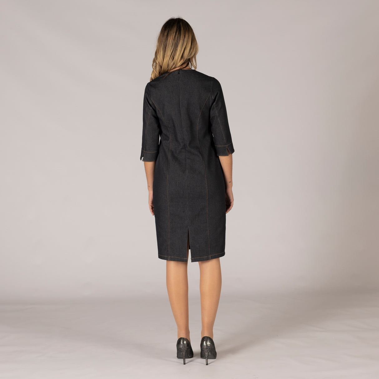 (550004-826-L-1.jpg)