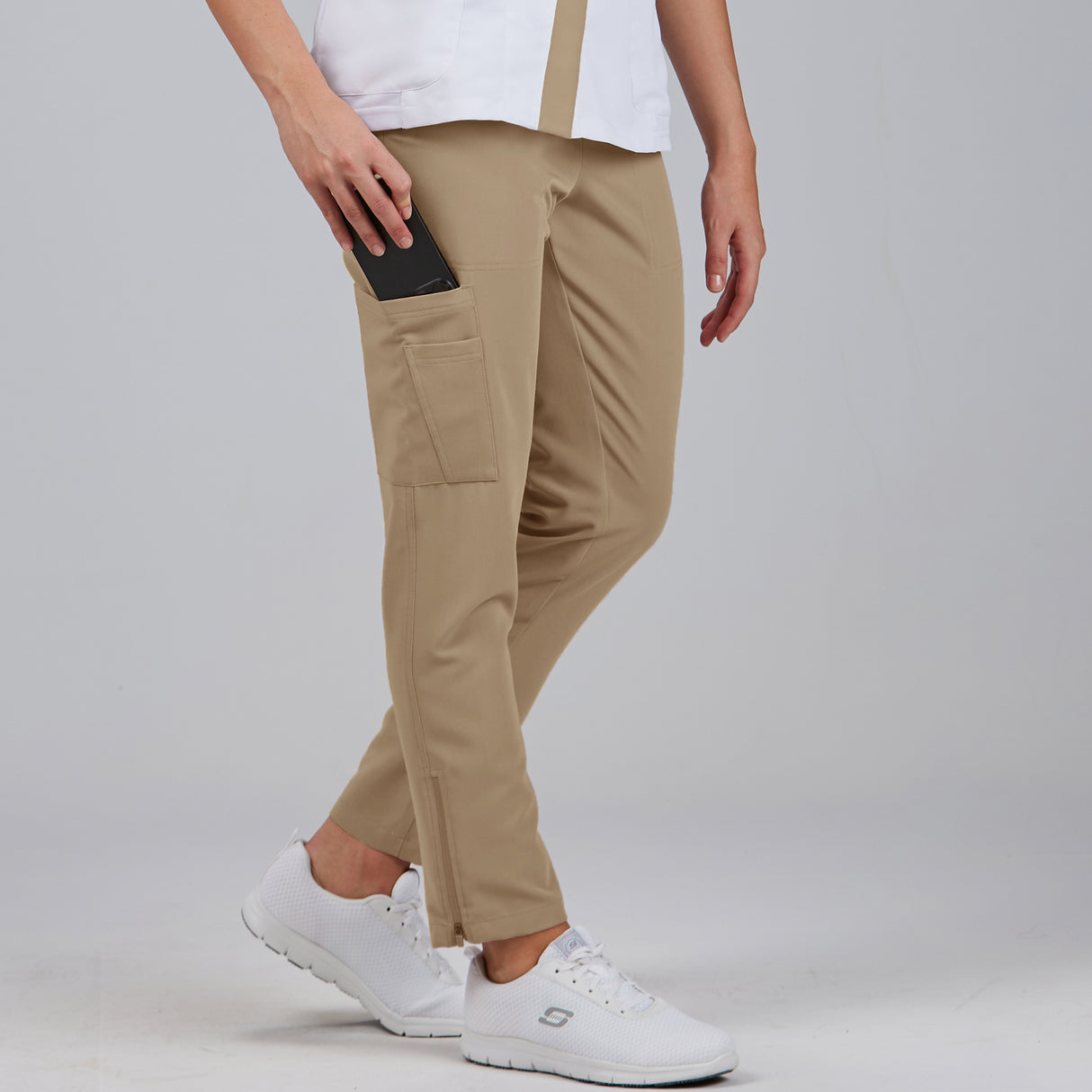 (700079-151-M-1.jpg)