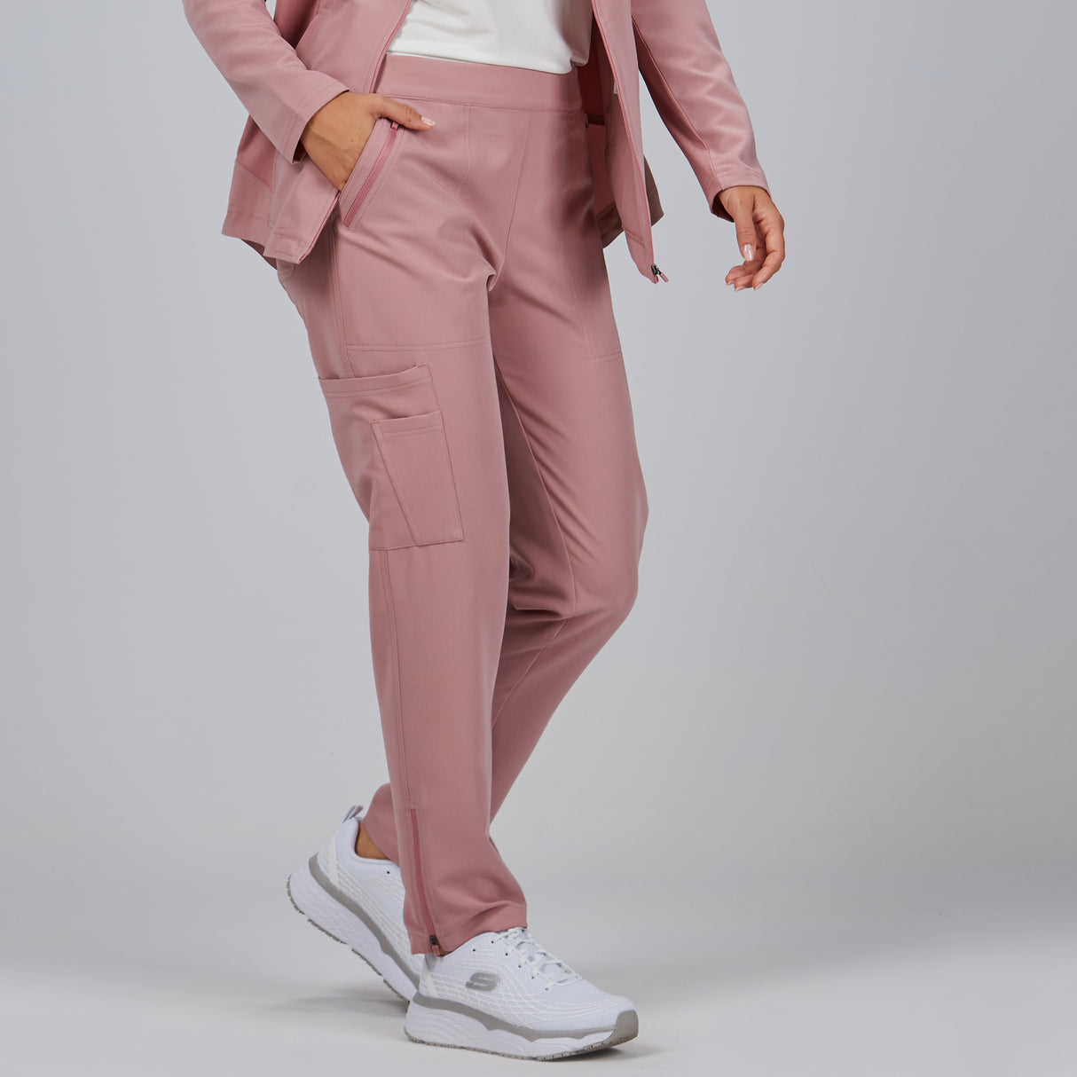 (700079-157-S-1.jpg)