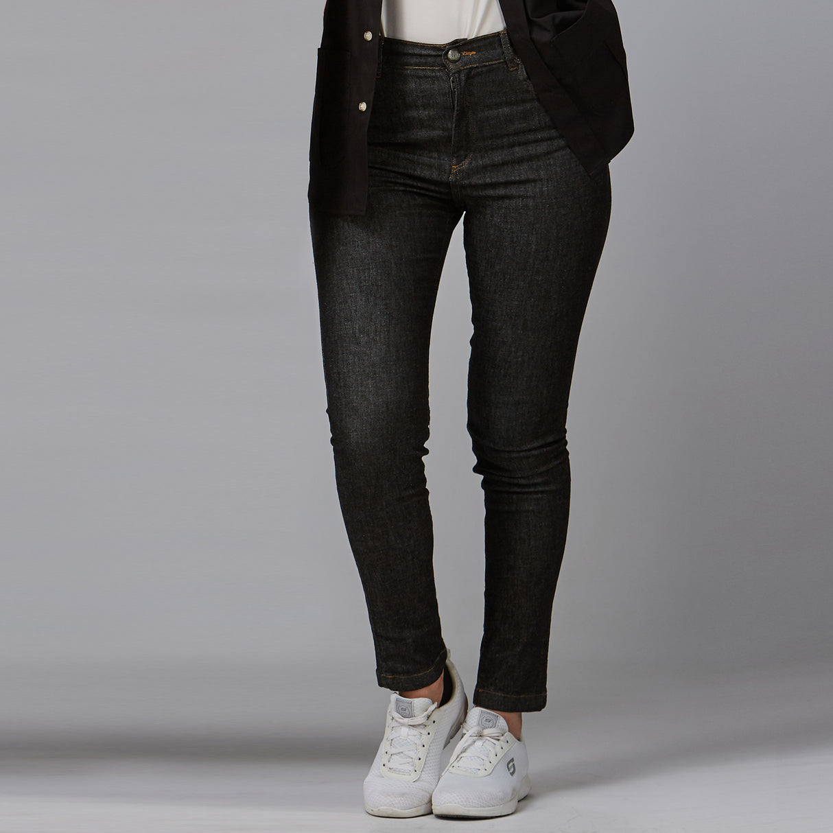 (780300-839-44-1.jpg)