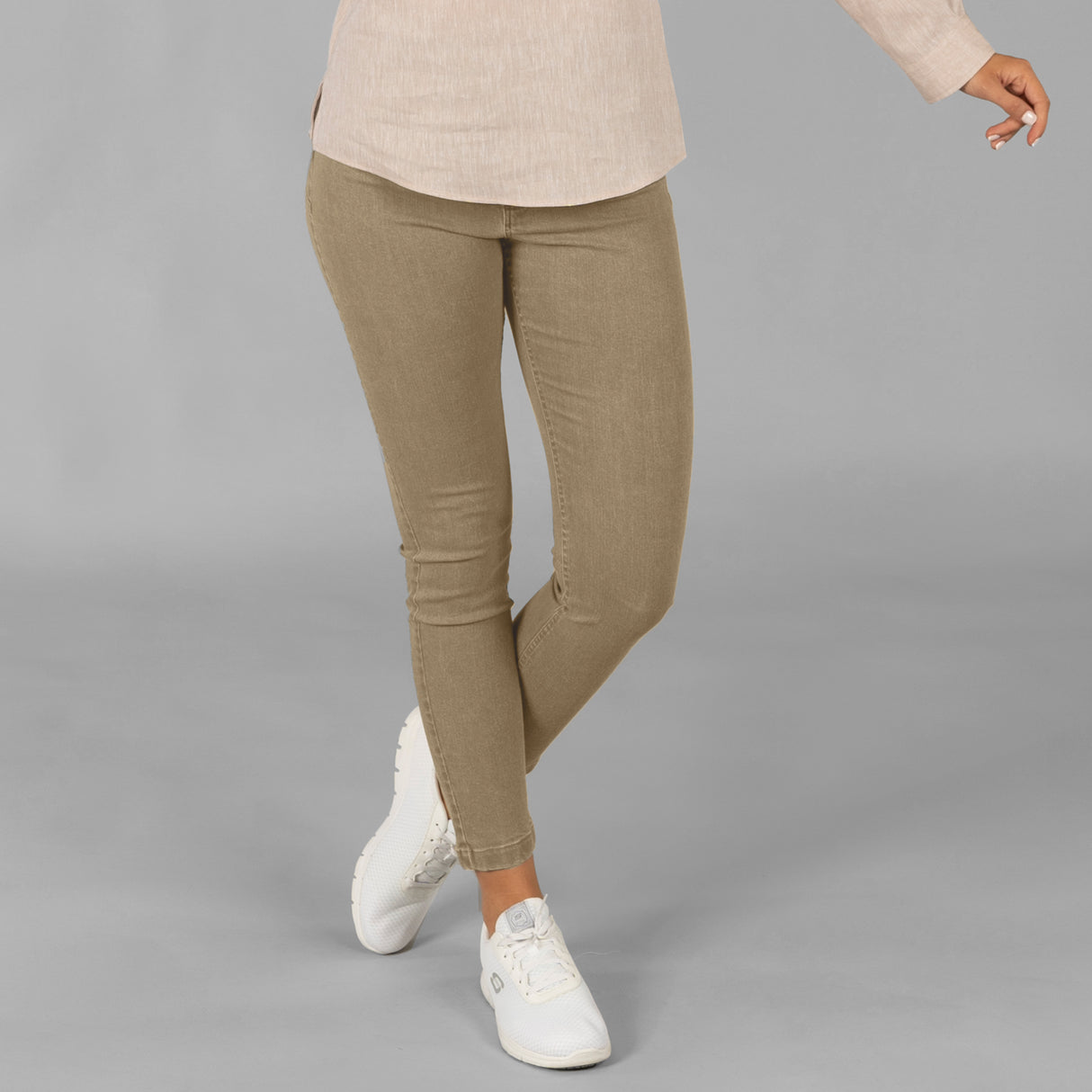 (780300-842-40-1.jpg)