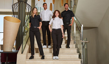 UNIFORMES LABORALES DE IMPOSICIÓN A IDENTIDAD CORPORATIVA