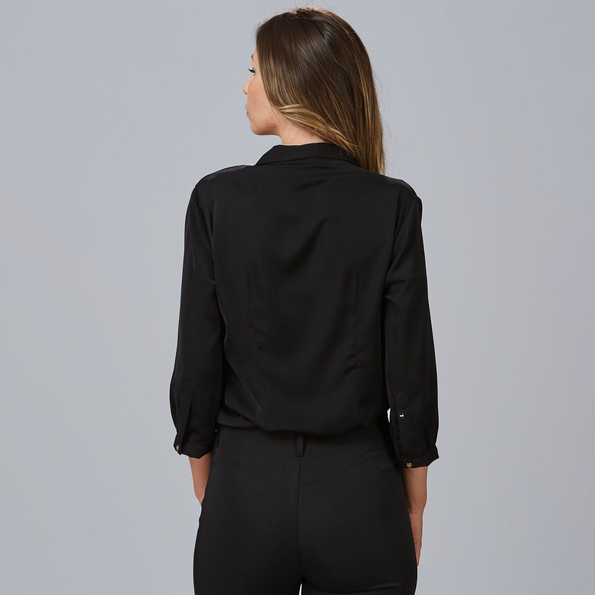 (240009-001-M-1.jpg)