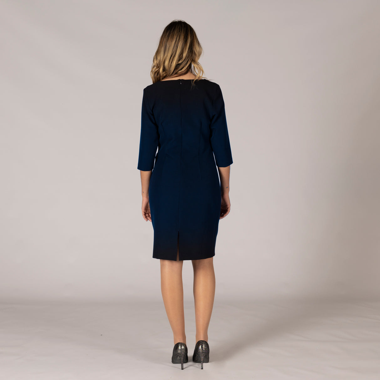 (550003-104-S-2.jpg)