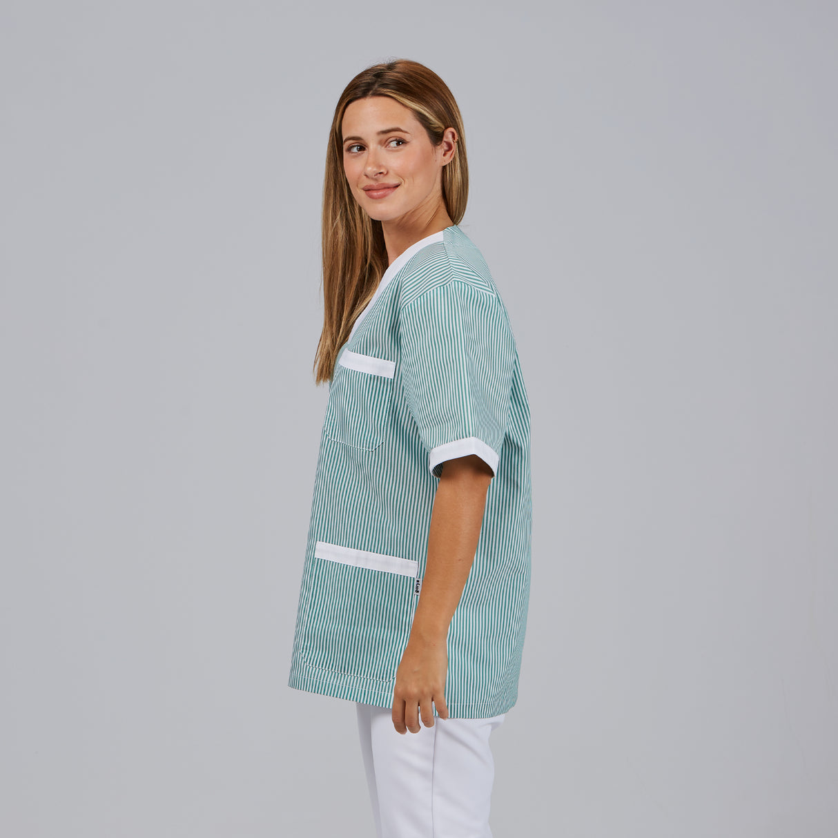 (647000-4400-S_2.jpg)