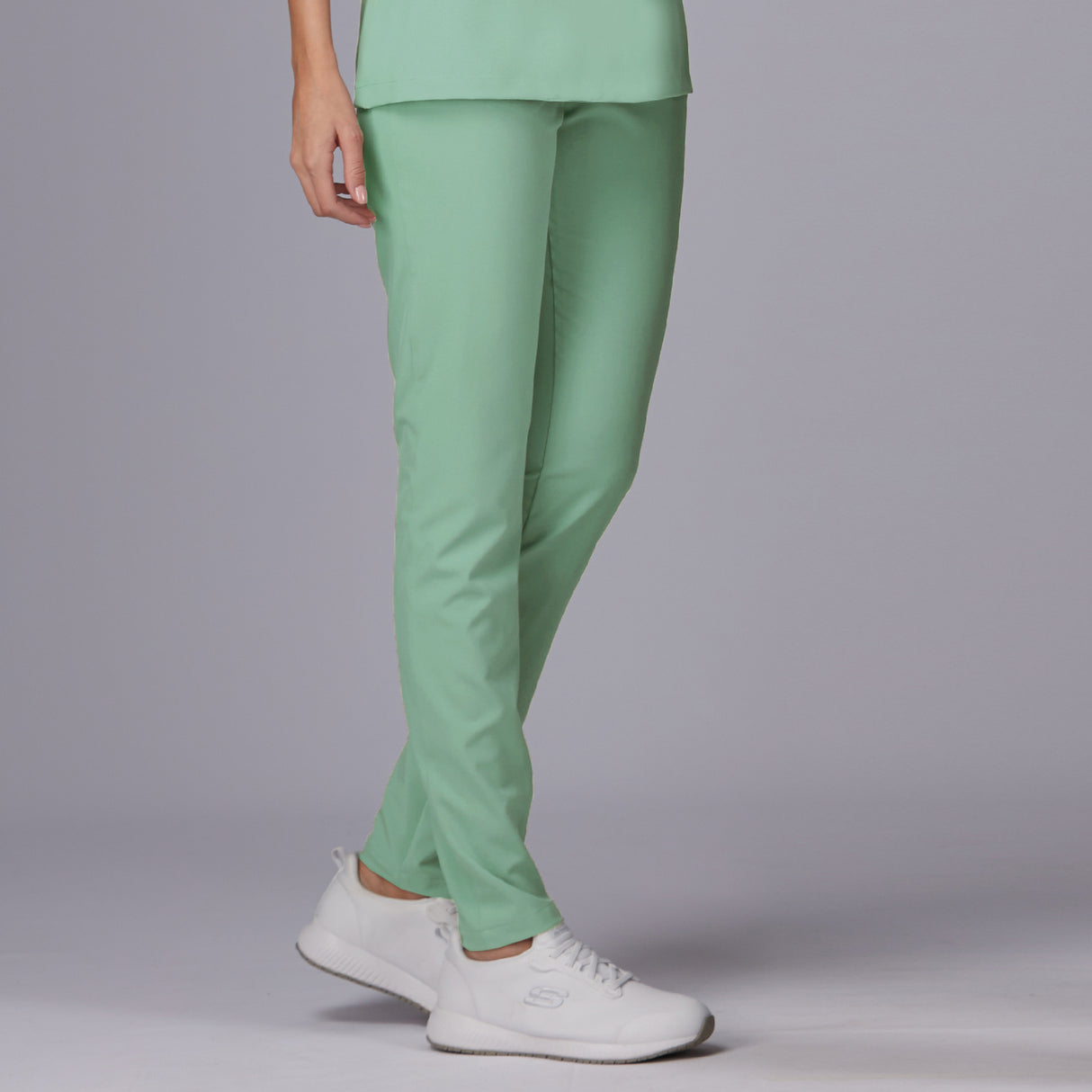 (704800-155-M-1.jpg)