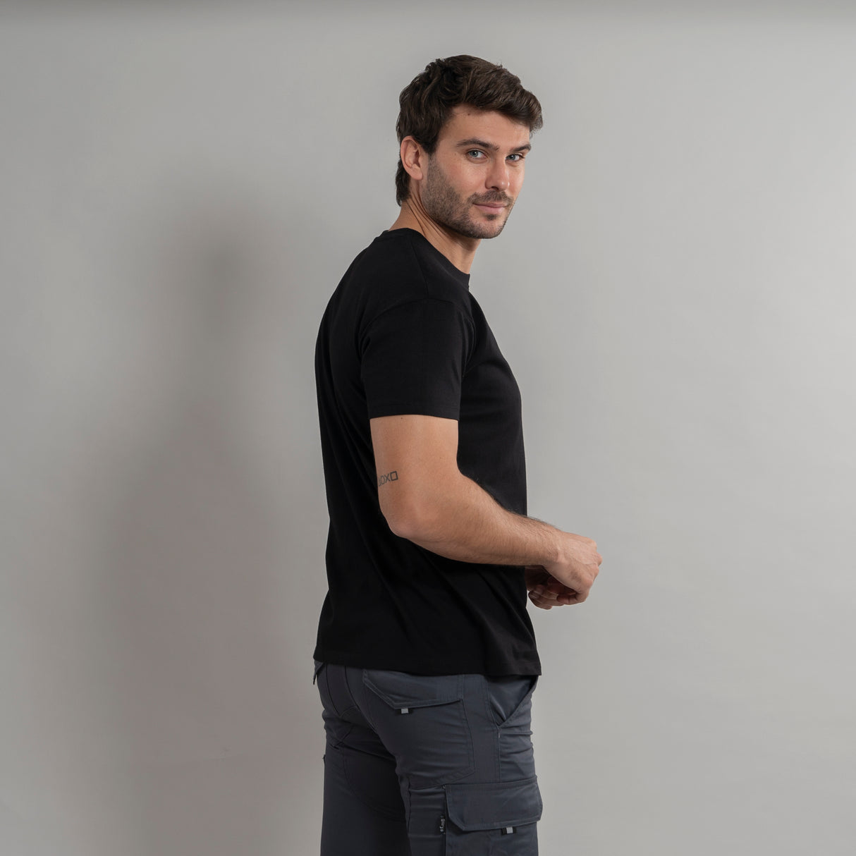 (850015-001-M-3.jpg)